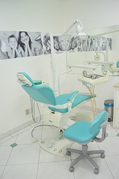 dentist-1437413_640.jpg